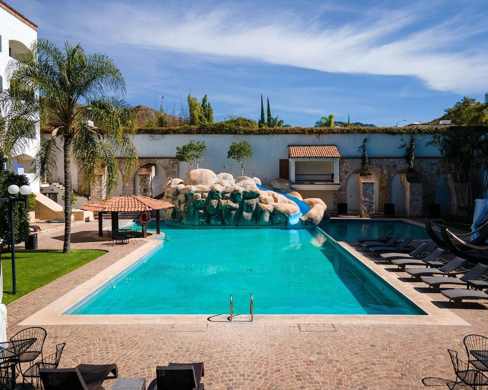Hotel Gran Plaza & Convention Center Guanajuato Buitenkant foto