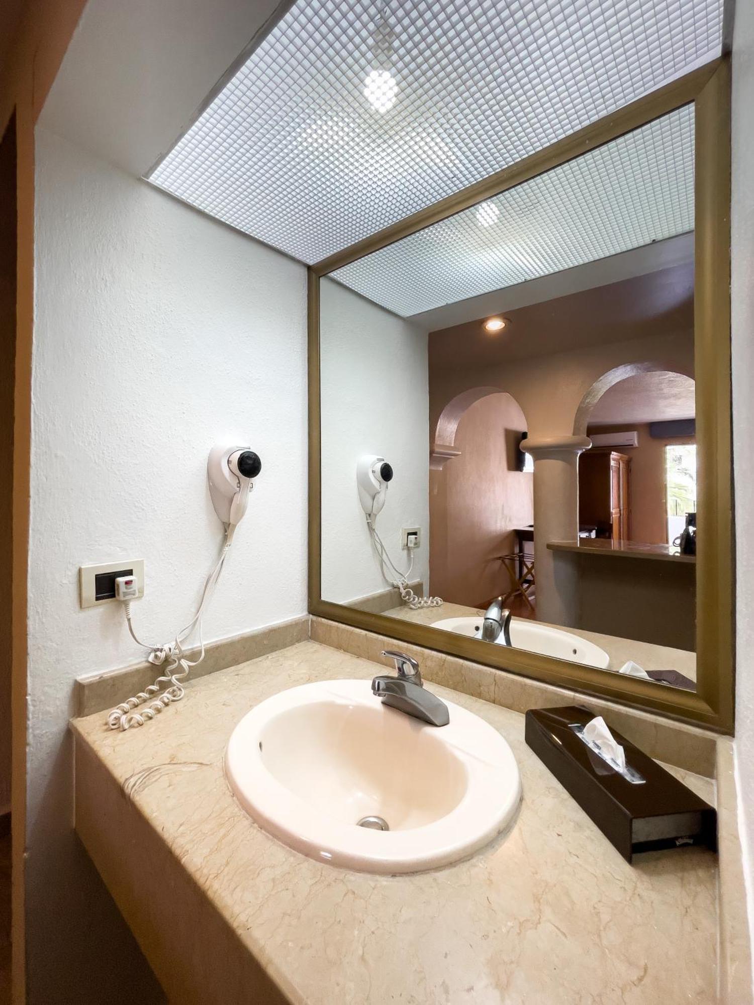 Hotel Gran Plaza & Convention Center Guanajuato Buitenkant foto