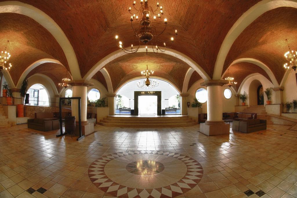 Hotel Gran Plaza & Convention Center Guanajuato Buitenkant foto