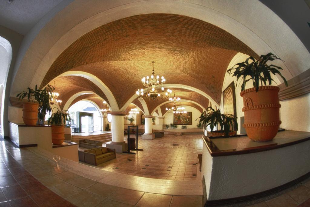 Hotel Gran Plaza & Convention Center Guanajuato Buitenkant foto